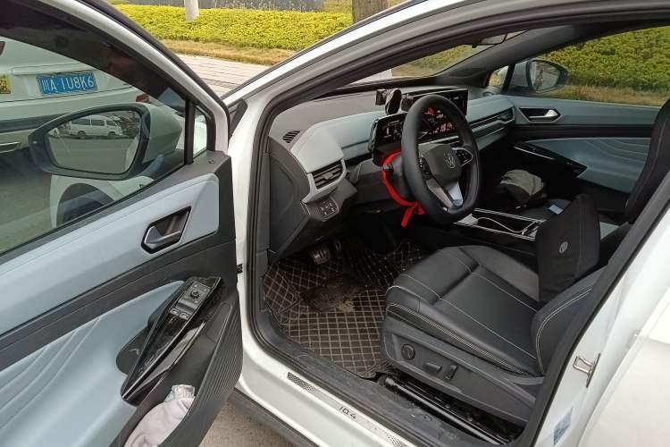 Used Volkswagen ID.4 X 2023 Pure Smart Edition Driver Seat