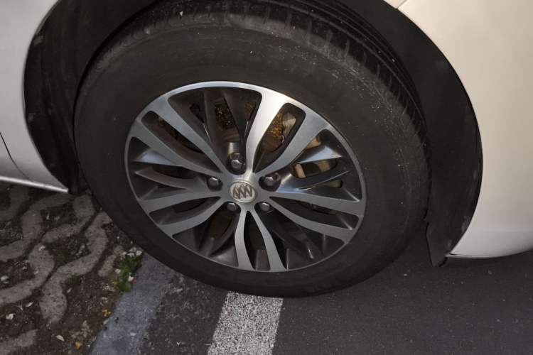 Used Buick GL8 2017 ES 28T Luxury Model China V Standard Right Front Wheel Hub