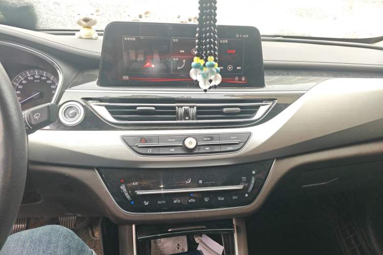 Used CHANGAN Raeton CC 2018 1.5T Manual Luxury Model China V Standard
