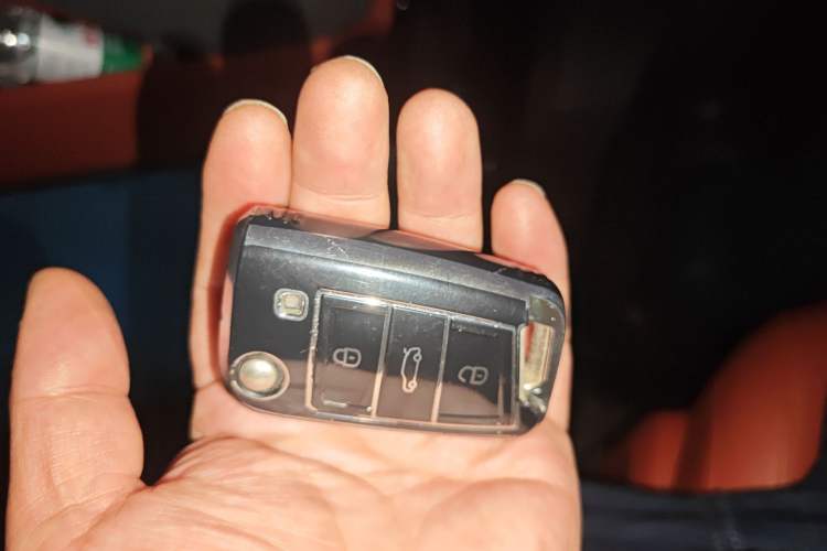 Used Dongfeng eπ eπ008 2024 210Max Range-Extended Version 6 Seats
