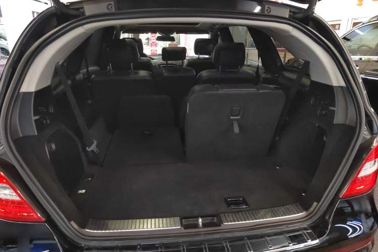 Used Mercedes-Benz R-Class 2017 R 320 4MATIC Business Edition Prestige Model