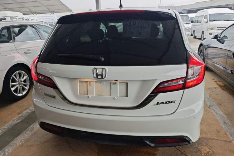 Used Honda Jade 2013 1.8L automatic Comfort version 5 seats