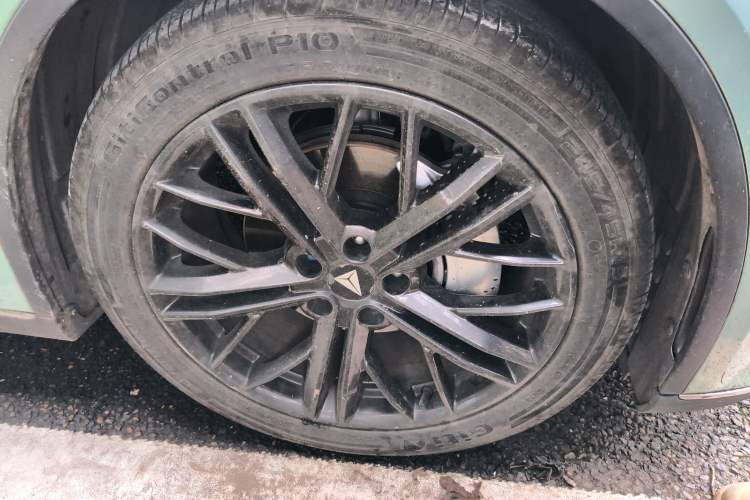 Used Deepal SL03 2022 1.5L 1200 Extended-Range Version Right Front Wheel Hub