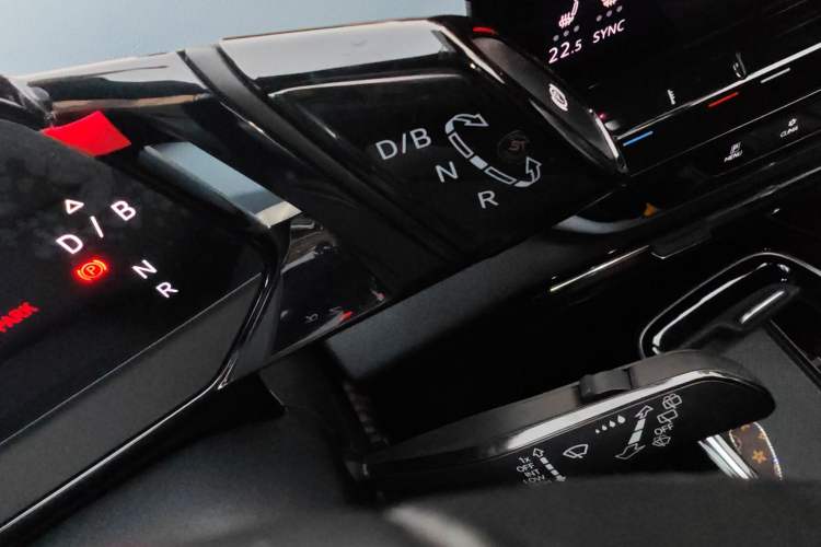 Used Volkswagen ID.4 X 2023 Pure Long-Range Version Gear Lever