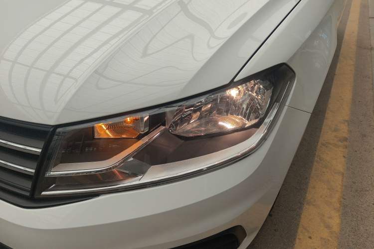 Used Volkswagen Santana 2019 1.5L Manual Fashion Edition China VI Standard Left Front Headlight