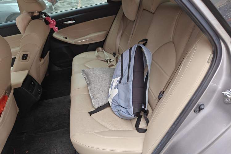 Used Toyota Avalon 2019 2.0L Luxury Edition China VI Standard
