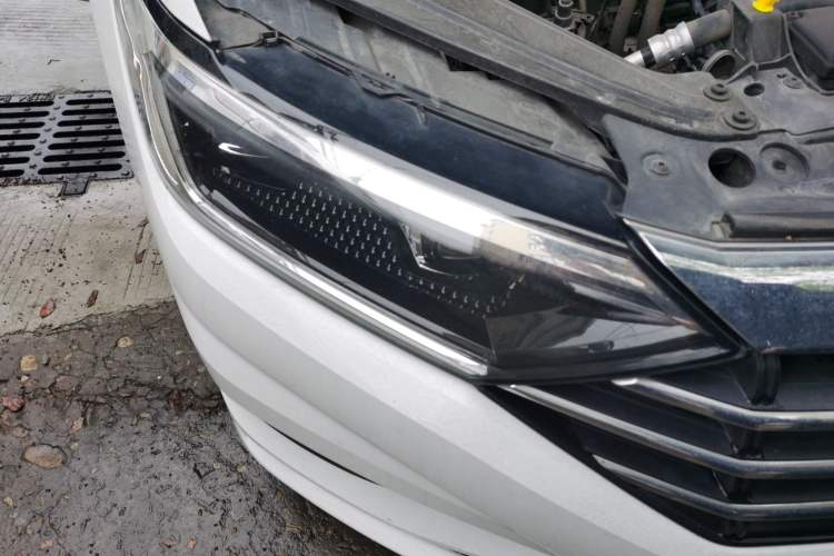 Used Volkswagen Sagitar 2020 200TSI DSG Comfort Version China V Standard Right Front Headlight