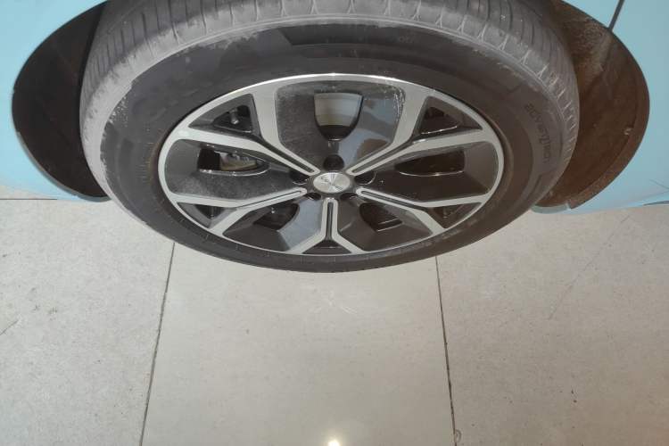 Used Hima Luxeed S7 2025 705 km Max Right Rear Wheel Hub
