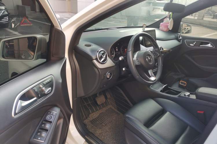 Used Mercedes-Benz B-Class 2017 B 200 Fashion Model
