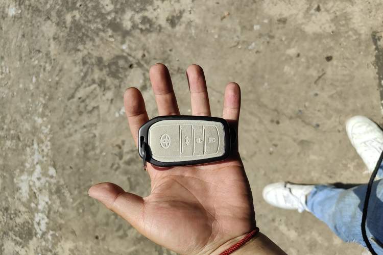 Used Toyota Crown Kluger 2022 2.5L HEV Four-Wheel Drive Premium Edition Vehicle Key