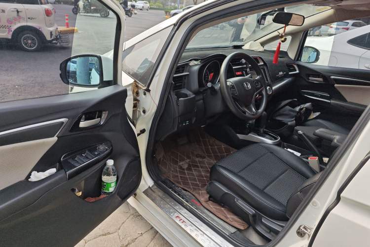 Used Honda Fit 2014 1.5L EX CVT Elite Model
