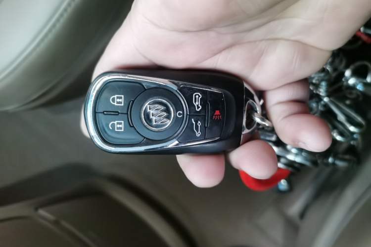 Used Buick GL8 2021 ES Landtrek 653T Luxury Model
