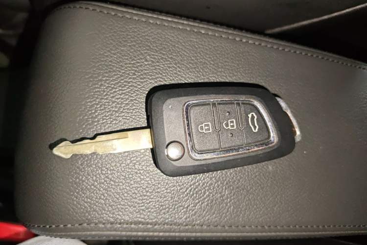 Used Dongfeng Aeolus AX3 2016 1.5L Automatic Zunku Model Vehicle Key