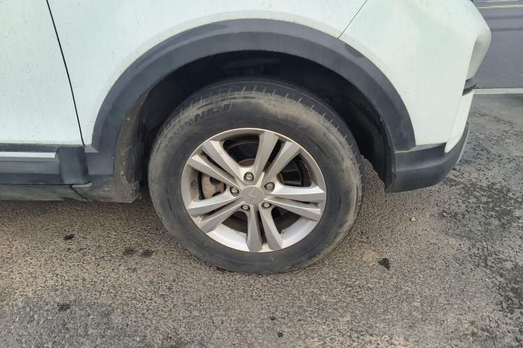 Used BAIC Ruixiang X3 2022 1.5L Manual Luxury Version 7 Seats Right Front Wheel Hub