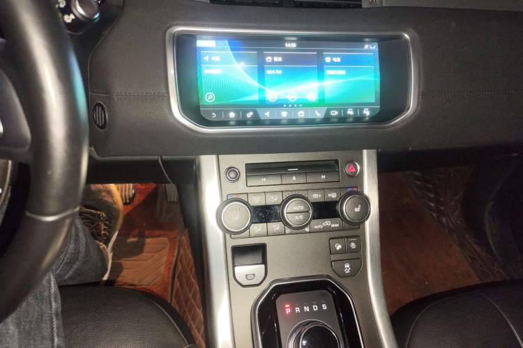 Used Land Rover Range Evoque 2018 240 PS SE Smart Brilliance Edition
