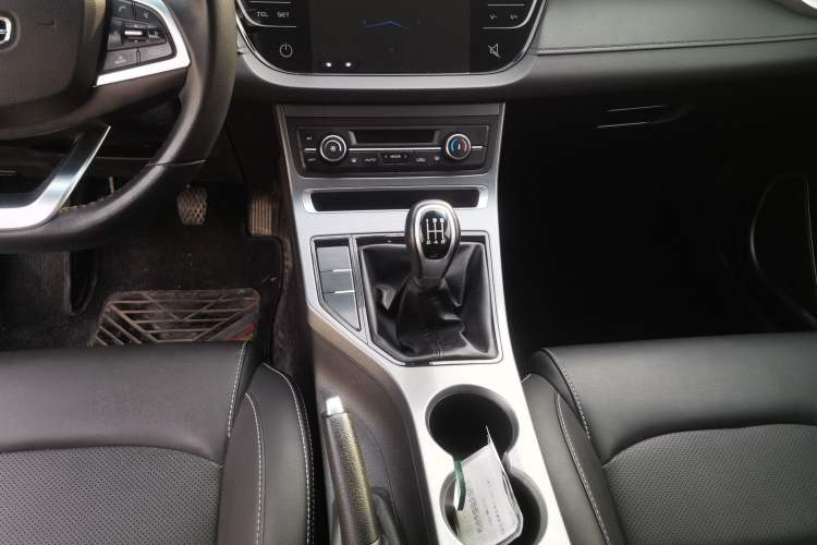 Used Geely Auto Emgrand 2019 Leading Edition 1.5L Manual Luxury Model China VI Standard
