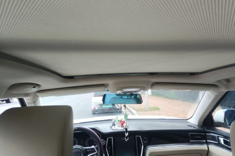 Used Zotye T700 2017 1.8T Dual-Clutch Luxury Model
