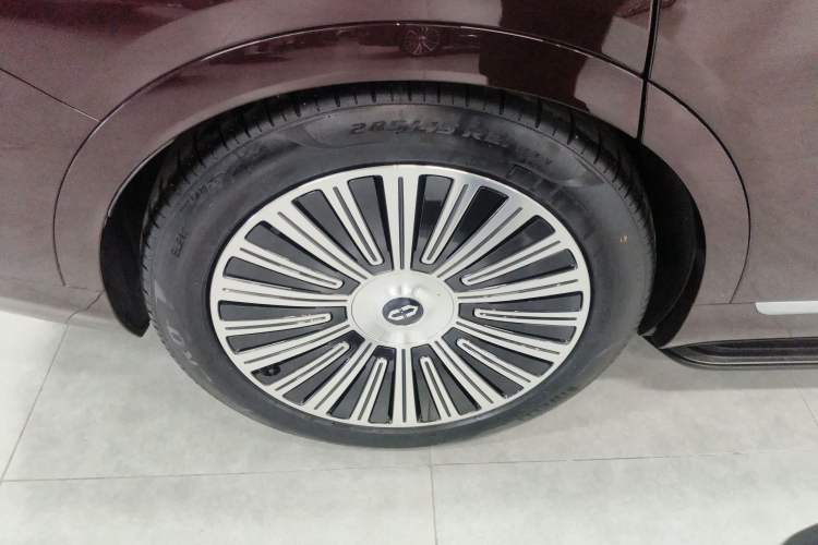 Used Hima AITO M9 2025 Extended-Range Ultra Version 52 kWh 6-Seater
