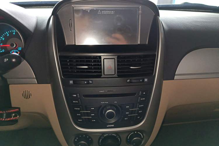 Used Buick Excelle 2013 1.5L Manual Classic Model Audio And AC Panel
