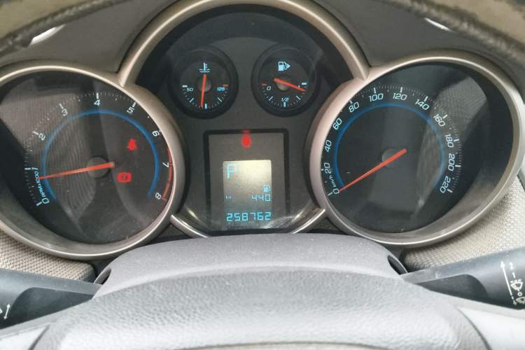 Used Chevrolet Cruze 2013 1.8L SE AT Instrument Cluster