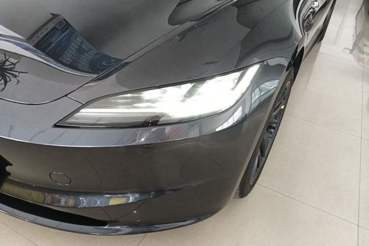 Used Tesla Model 3 2025 Rear-Wheel-Drive Version