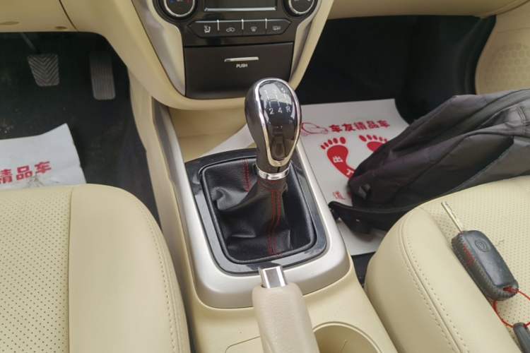 Used CHANGAN Eado 2015 1.6L Manual Luxury Model China V Standard