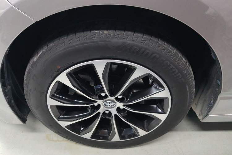 Used Toyota Avalon 2023 Dual-Engine 2.5L Luxury Edition
