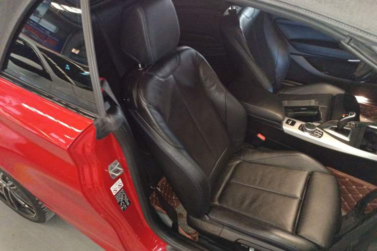 Used BMW 2 Series 2019 225i Convertible Coupe Luxury Edition M Sport Package Right Front Seat