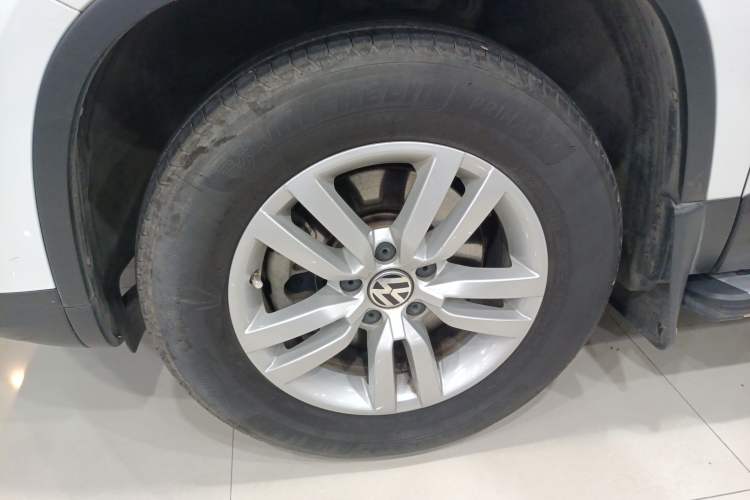 Used Volkswagen Tiguan L 2016 300TSI Automatic Two-Wheel Drive Trend Edition
