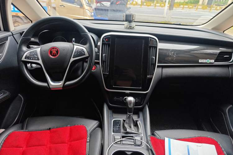 Used BYD Song MAX 2017 1.5T Automatic Smart Connect Elite 7-Seater Center Console