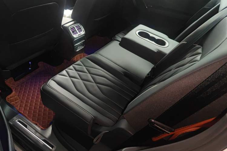 Used Volkswagen Tiguan L 2024 380TSI Automatic All-Wheel Drive R-Line Enhanced 7-Seater
