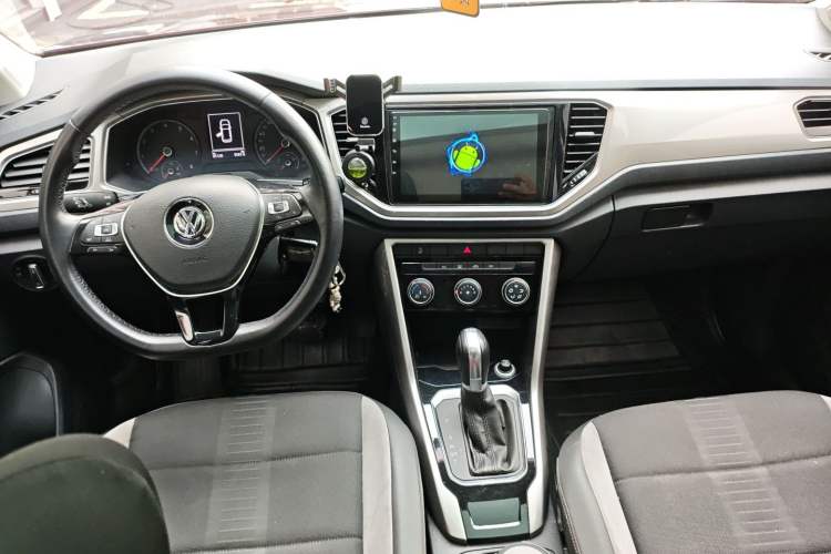 Used Volkswagen T-ROC 2018 230TSI DSG Two-Wheel Drive Advanced Version China V Standard