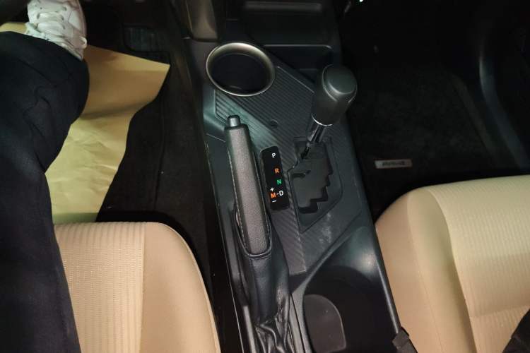 Used Toyota RAV4 2015 2.0L CVT Two-Wheel Drive Fashion Edition