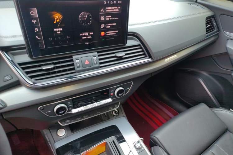 Used Audi Q5L 2022 40T Fashionable and Dynamic Model Audio And AC Panel