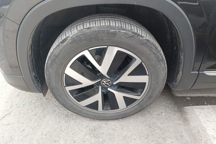 Used Volkswagen Tayron 2024 300TSI Two-Wheel-Drive Luxury Plus Advanced Version
