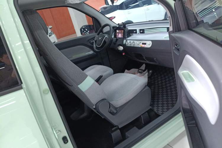 Used Wuling Hongguang MINIEV 2022 Macaron Premium Model – Lithium Iron Phosphate