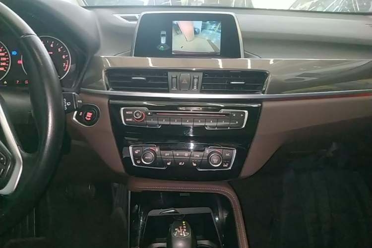 Used BMW X1 2018 xDrive20Li Luxury Edition
