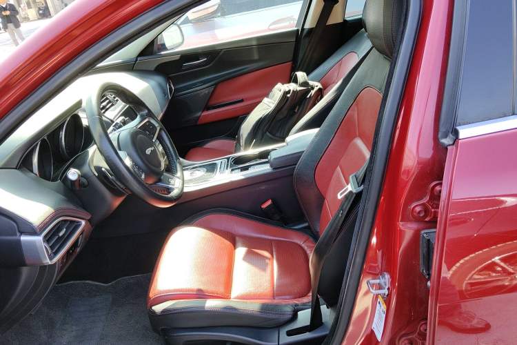 Used Jaguar XE 2017 2.0T 200 PS R-Sport