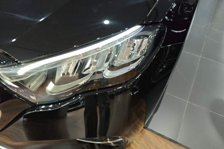 Used Mercedes-Benz E-Class New Energy 2024 E 350 e L Plug-in Hybrid Sedan
