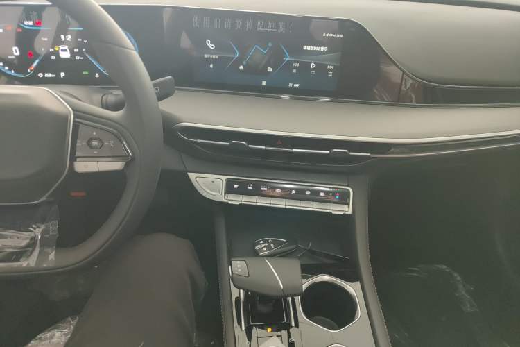 Used Changan Eado 2025 PLUS 1.4T Dual-Clutch High-Energy Version