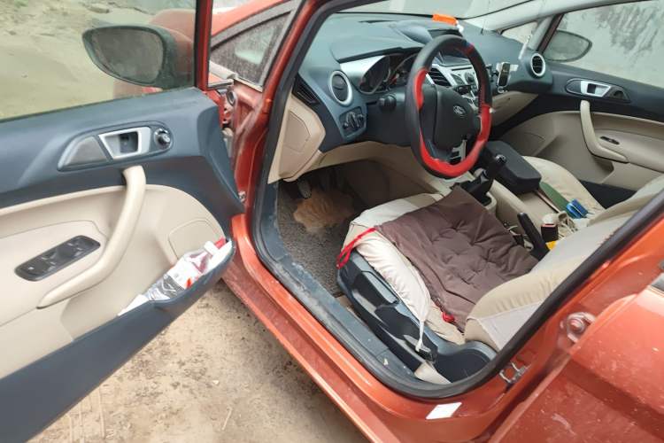 Used Ford Fiesta 2011 Hatchback 1.5L Manual Fashion Edition Driver Seat