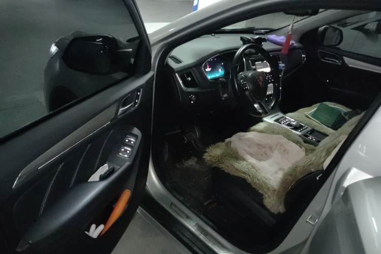 Used Roewe RX5 New Energy 2017 ERX5 EV400 Electric Internet Supreme Edition Driver Seat