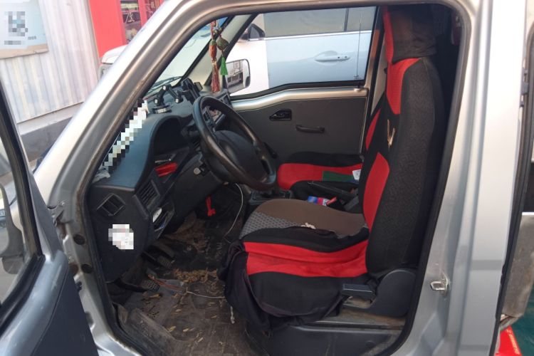 Used Wuling Zhiguang 2020 1.2L Van Utility Model China VI Emission Standard 2 Seats LSI