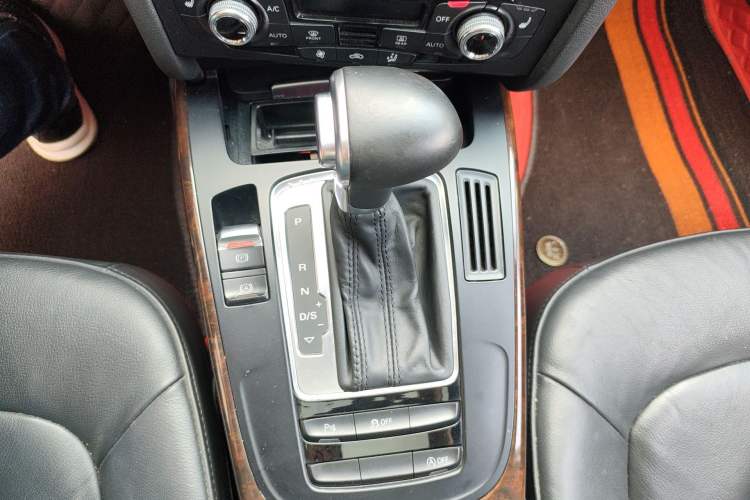 Used Audi A4L 2015 35 TFSI Automatic Comfort Model Gear Lever