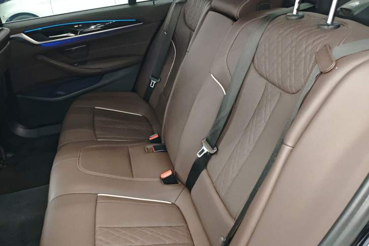 Used BMW 5 Series 2022 525Li M Sport Package