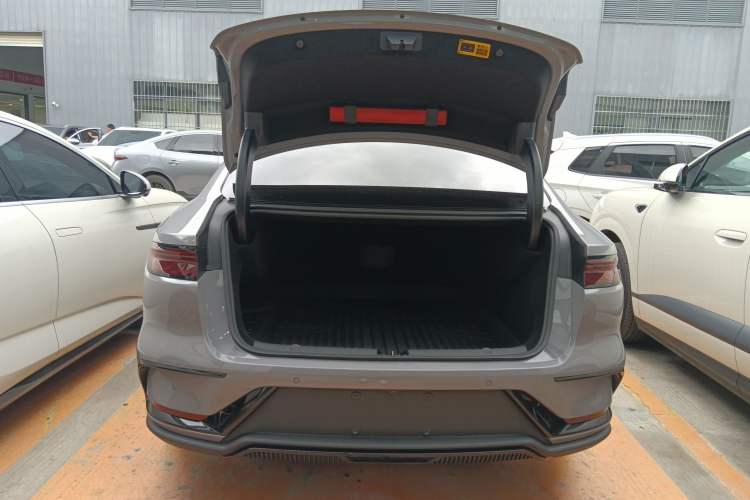 Used BYD Han 2025 DM-i 125KM Prestige Model Trunk
