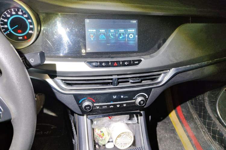 Used CHANGAN Eado New Energy 2019 EV460 Smart Edition Audio And AC Panel