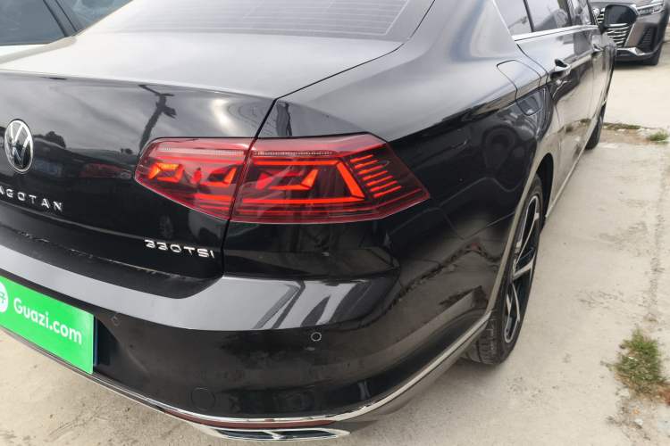 Used Volkswagen Magotan 2023 2 Million Units Limited Edition 330TSI DSG Leading Version Exterior 3