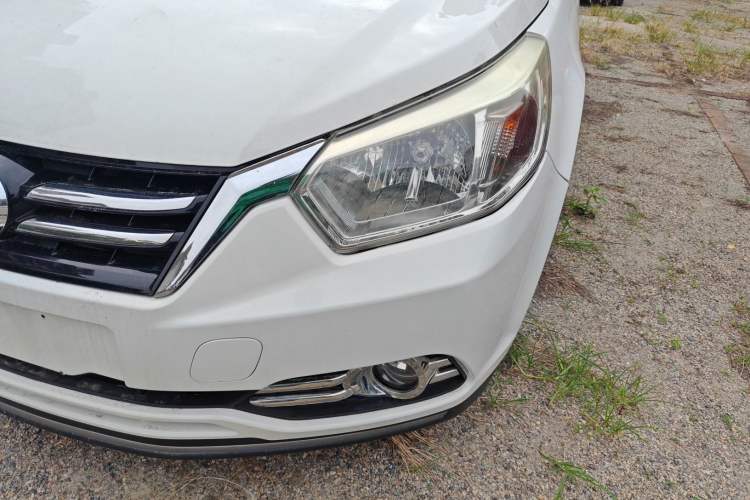 Used Venucia R50 2016 1.6L Automatic Elite Edition
