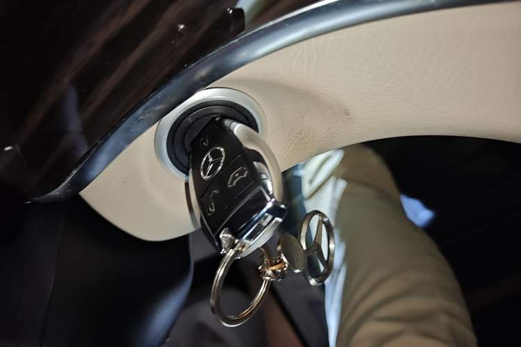 Used Mercedes-Benz V-Class 2016 V 260 Avantgarde Edition